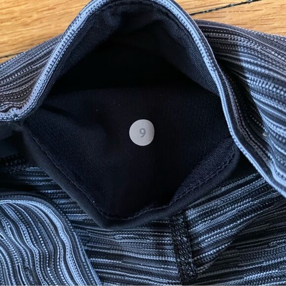 Lululemon Run Inspire Crop Grey Striped Mesh Panel Cropped Workout Leggings 6 - Picture 3 of 7